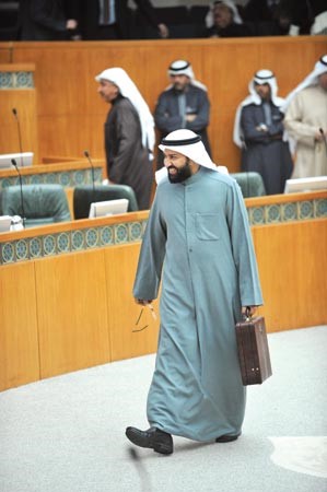 د علي العمير يحمل ملف الداو متين غوزال