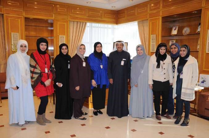 المدير العام السابق فهد الرجعان خلال اللقاء الاخير مع الموظفات