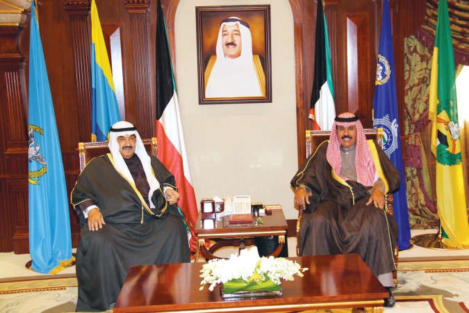 سمو ولي العهد الشيخ نواف الاحمد مستقبلا سمو الشيخ ناصر المحمد﻿
