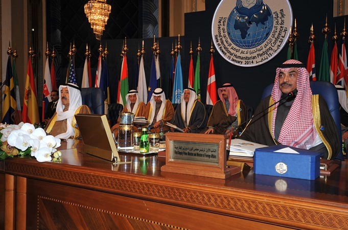 صاحب السمو الامير الشيخ صباح الاحمد والشيخ صباح الخالد خلال افتتاح اعمال المؤتمر
