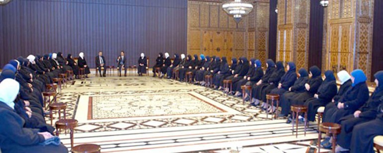 الاسد يلتقي الداعيات السوريات
