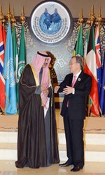 حديث بين الشيخ صباح الخالد والسكرتير العام للامم المتحدة بان كي مون﻿