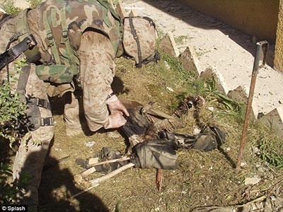 بالفيديو والصور.. فضيحة في أميركا ... تحقيق بصور لجنودها يحرقون جثث عراقيين بالفلوجة