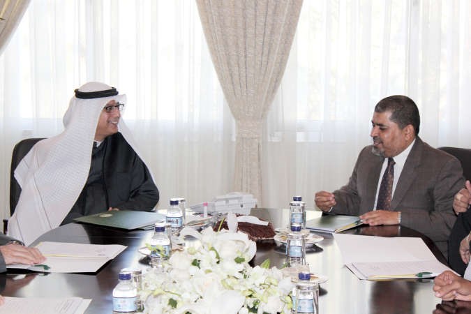 دمحمد خنبش ودبدر عثمان مال الله في جانب من اللقاء ﻿
