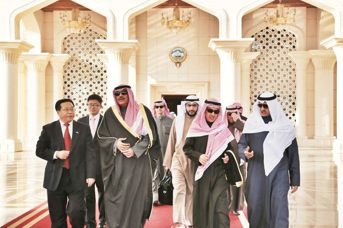 الشيخ صباح الخالد اثناء مغادرته الى الصين 