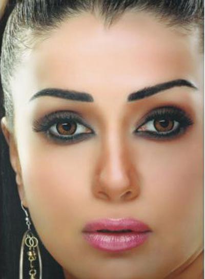 كيف تحصلين على مكياج غادة عبد الرازق ؟
