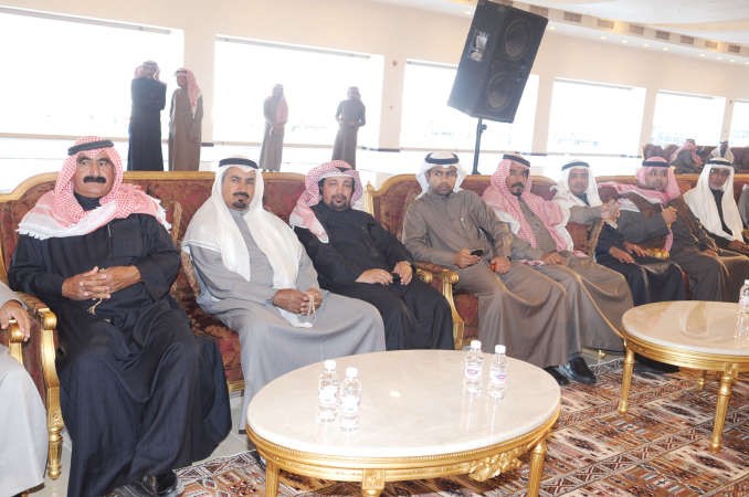 متابعة من الحضور