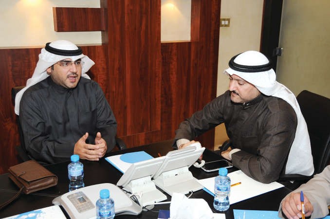 دعبدالكريم الكندري وسكرتير تحرير الشؤون البرلمانية الزميل حسين الرمضان