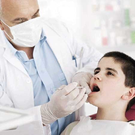 وزير الصحة السوري يتجه لسحب صفة «طبيب» من أطباء الأسنان