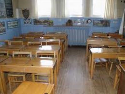 أرقام رسمية.. مئات المدرسين البريطانيين يقيمون علاقات جنسية مع الطالبات