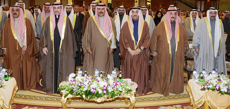 سمو ولي العهد الشيخ نواف الاحمد وجاسم الخرافي ومرزوق الغانم والشيخ فيصل السعود وسمو الشيخ ناصر المحمد﻿