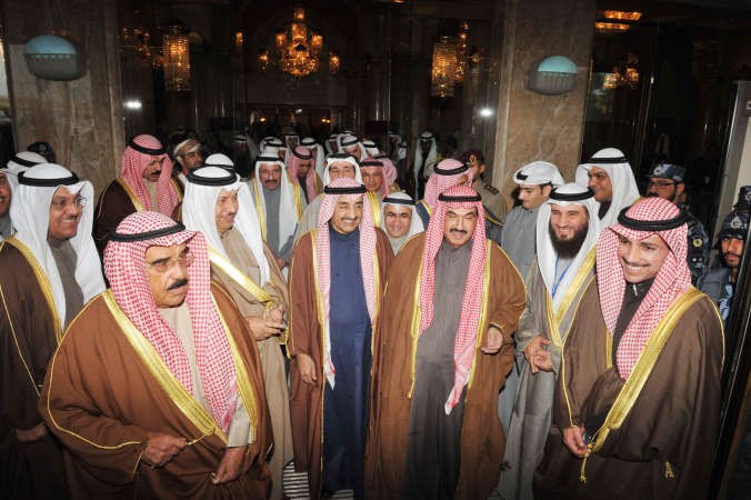 جاسم الخرافي ومرزوق الغانم والشيخ فيصل السعود وسمو الشيخ ناصر المحمد وسمو الشيخ جابر المبارك ومبارك الخرينج وعلام الكندري﻿