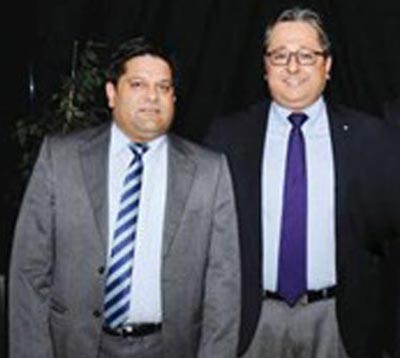 مدير التسويق اندرجيت ومساعد مدير التسويق سنجاي كول