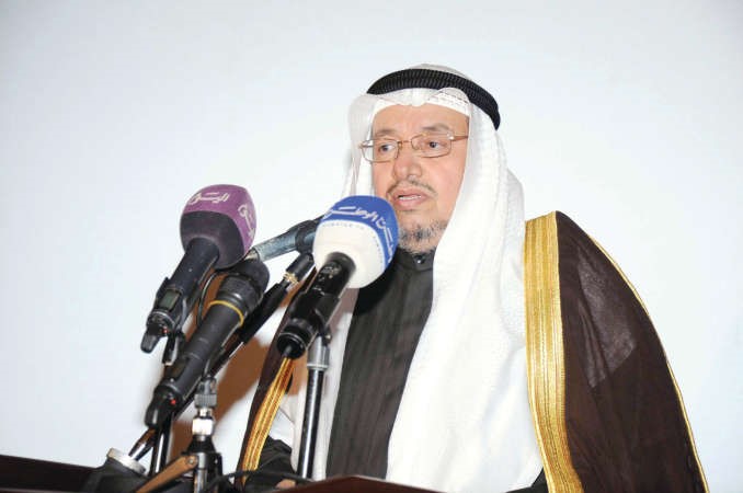 د عادل الفلاح يلقي كلمته