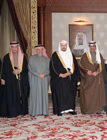 نائب رئيس مجلس الامة مودعا وفد مجلس الشورى السعودي ويبدو مبارك الحريص