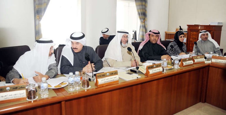 اركان وزارة الاعلام خلال اجتماع اللجنة