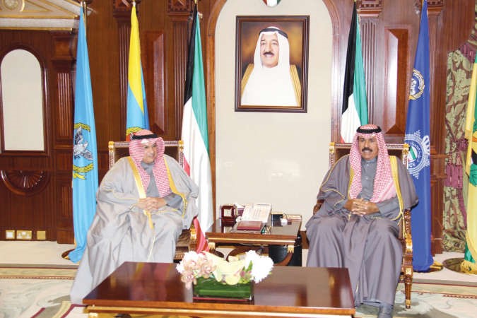  سمو ولي العهد الشيخ نواف الاحمد مستقبلا الشيخ خالد الجراح