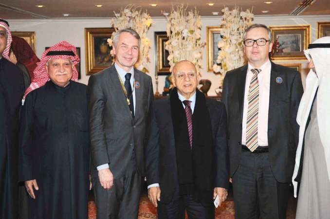 رجل الاعمال محمد النقي والوزير الفنلندي بيكا هافيستوغ 	اسامة ابوعطية﻿