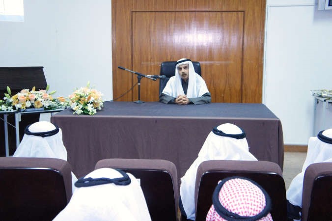 المرشد متحدثا خلال الاحتفال