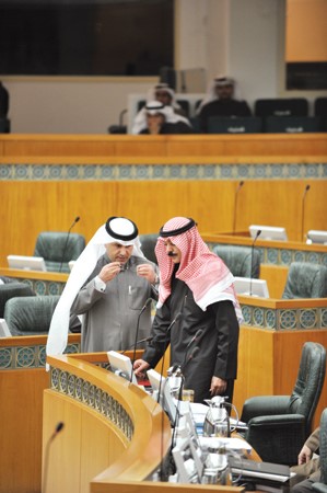 الشيخ محمد الخالد وعبدالله التميمي خلال جلسة امسمتين غوزال