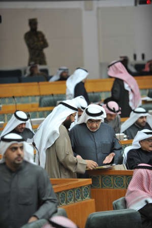 عدنان عبدالصمد ودعلي العمير
﻿