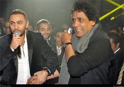 بالفيديو.. أغنية "ممكن " تجمع تامر حسني ومحمد منير في فيديو حقق مشاهدة عالية