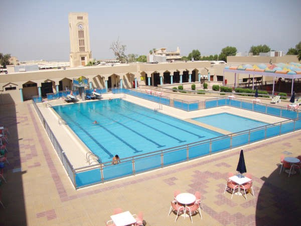حمام السباحة بالجامعة بعد تجديده 