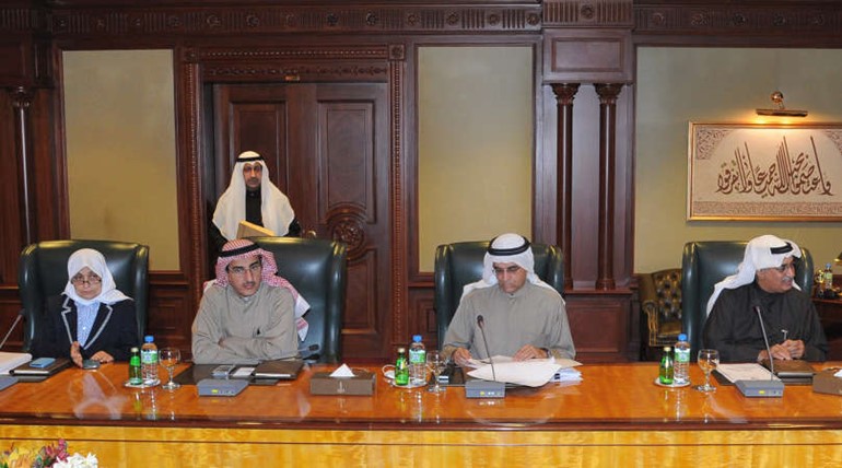احمد المليفي وم عبدالعزيز الابراهيم وهند الصبيح خلال الاجتماع الاستثنائي لمجلس الوزراء﻿