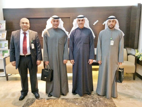 عدد من مسؤولي بيتك وموظفي جودة الخدمة حضروا التكريم﻿