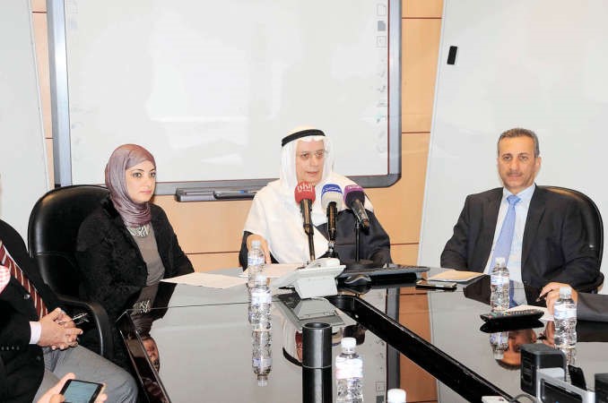 دمصطفى بهبهاني متحدثا خلال المؤتمر الصحافي اسامة ابوعطية