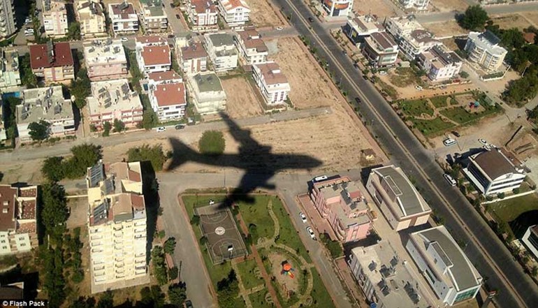 بالصور.. ركاب الطائرات يكشفون جمال الأرض
