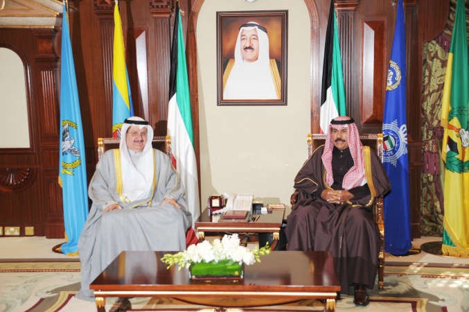 سمو ولي العهد الشيخ نواف الاحمد مستقبلا عيسى الكندري﻿