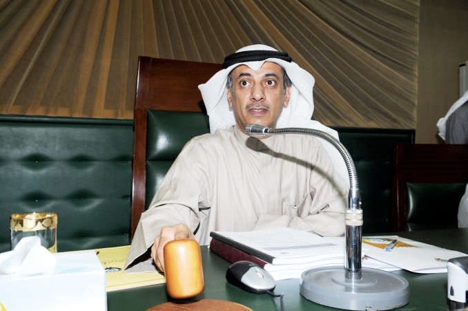 مهلهل الخالد مترئسا الجلسة قاسم باشا