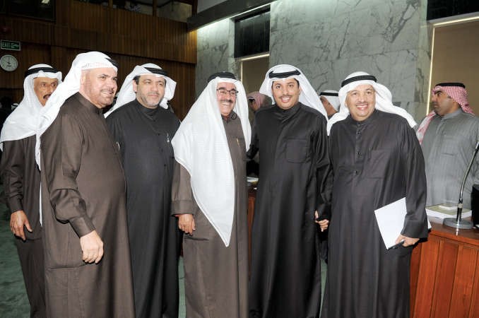 احمد البغيلي واحمد الفضالة ودحسن كمال وموليد الجاسم ومحمد العتيبي
