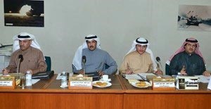 سلطان الشمري وعسكر العنزي وعبدالله العدواني ومحمد طنا خلال اجتماع لجنة الداخلية والدفاع﻿
