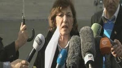 بالفيديو.. صحافيون يحرجون وفد سوريا بجنيف.. وبثينة شعبان ترتبك