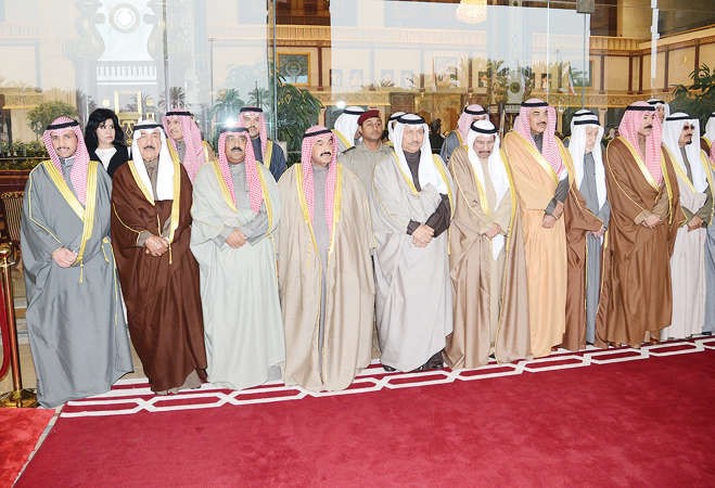مرزوق الغانم والشيخ مشعل الاحمد والشيخ جابر العبدالله وسمو الشيخ ناصر المحمد وسمو رئيس الوزراء الشيخ جابر المبارك والشيخ شملان العبدالعزيز والشيخ صباح الخالد والشيخ محمد الخالد﻿
