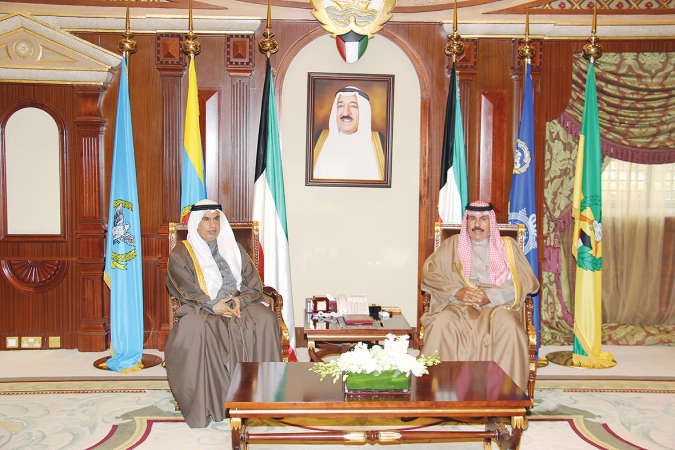سمو ولي العهد خلال لقائه صالح الفضالة﻿