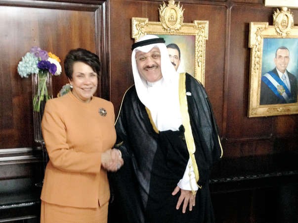 السفير سميح جوهر حيات خلال لقائه وزيرة خارجية هندوراس ماريا كوراليس 