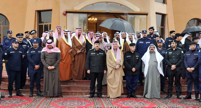  محافظ الجهراء الشيخ مبارك الحمود متوسطا الحضور في احتفالات رفع العلم﻿