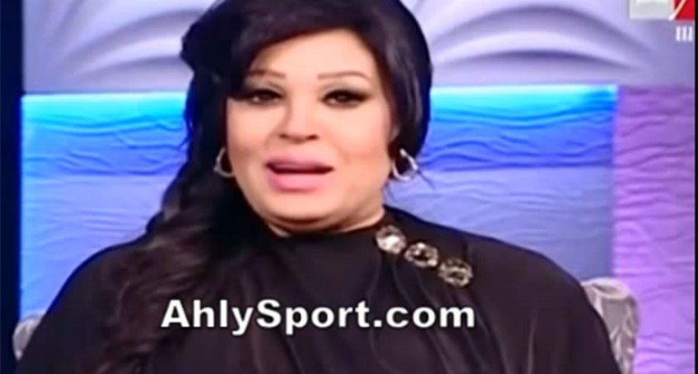 بالفيديو.. فيفي عبده تنصح لاعب الكرة محمد صلاح بالإبتعاد عن نساء أوروبا 