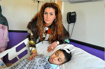  بالصور.. طفل يُبكي غادة عبد الرازق