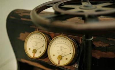 بالصور .. العثور على أول سيارة بورشه صنعت في التاريخ مخبأة في مستودع منذ عام 1902