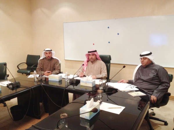 اسامة العتيبي خلال ترؤسه لجنة الارشاد الانشائي