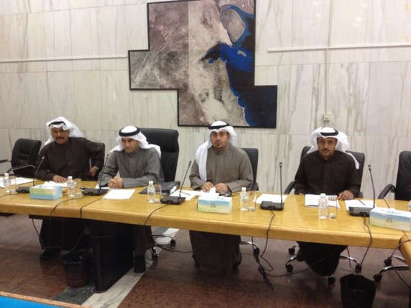 عبدالله الكندري مترئسا اجتماع لجنة الاصلاح والتطوير