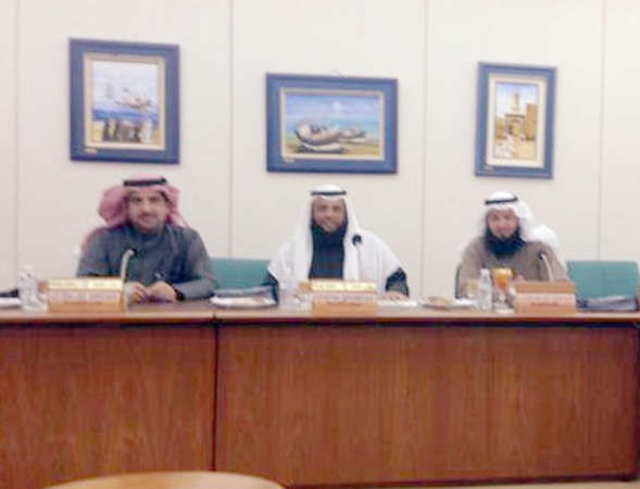 حمود الحمدان وأعضاء اللجنة التعليمية﻿