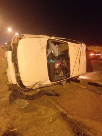  المركبة بعد الانقلاب وقد لحقت بها اضرار بليغة ﻿