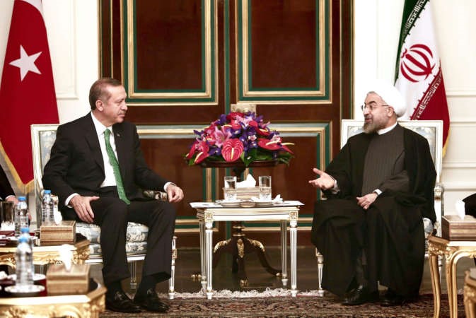الرئيس الايراني حسن روحاني خلال مباحثاته مع رئيس الوزراء التركي رجب طيب اردوغان في طهران امس افپ