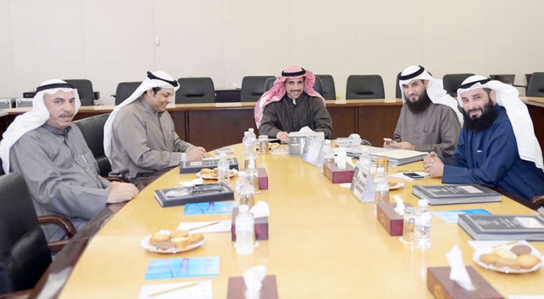 رئيس مجلس الامة مرزوق الغانم مترئسا اجتماع مكتب المجلس﻿