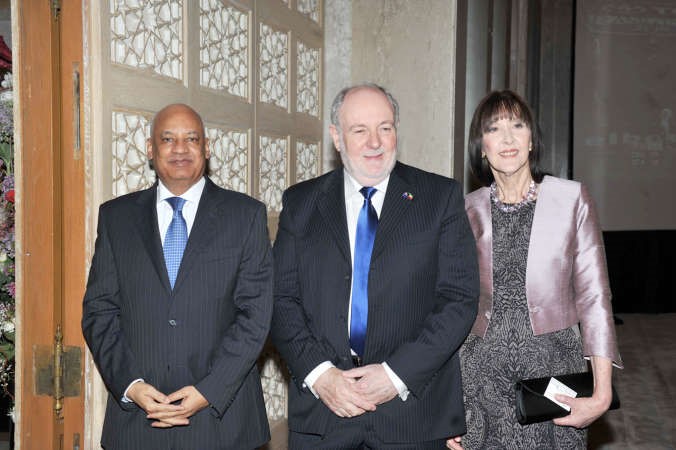 السفير المصري عبدالكريم سليمان يقدم التهاني﻿